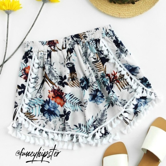 HP Boho Palm Leaf Tassel Trim Shorts - Picture 1 of 4